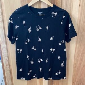 Old Navy tee NWOT